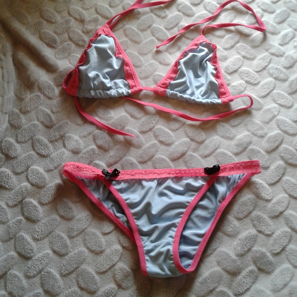 Blue/pink lace bikini